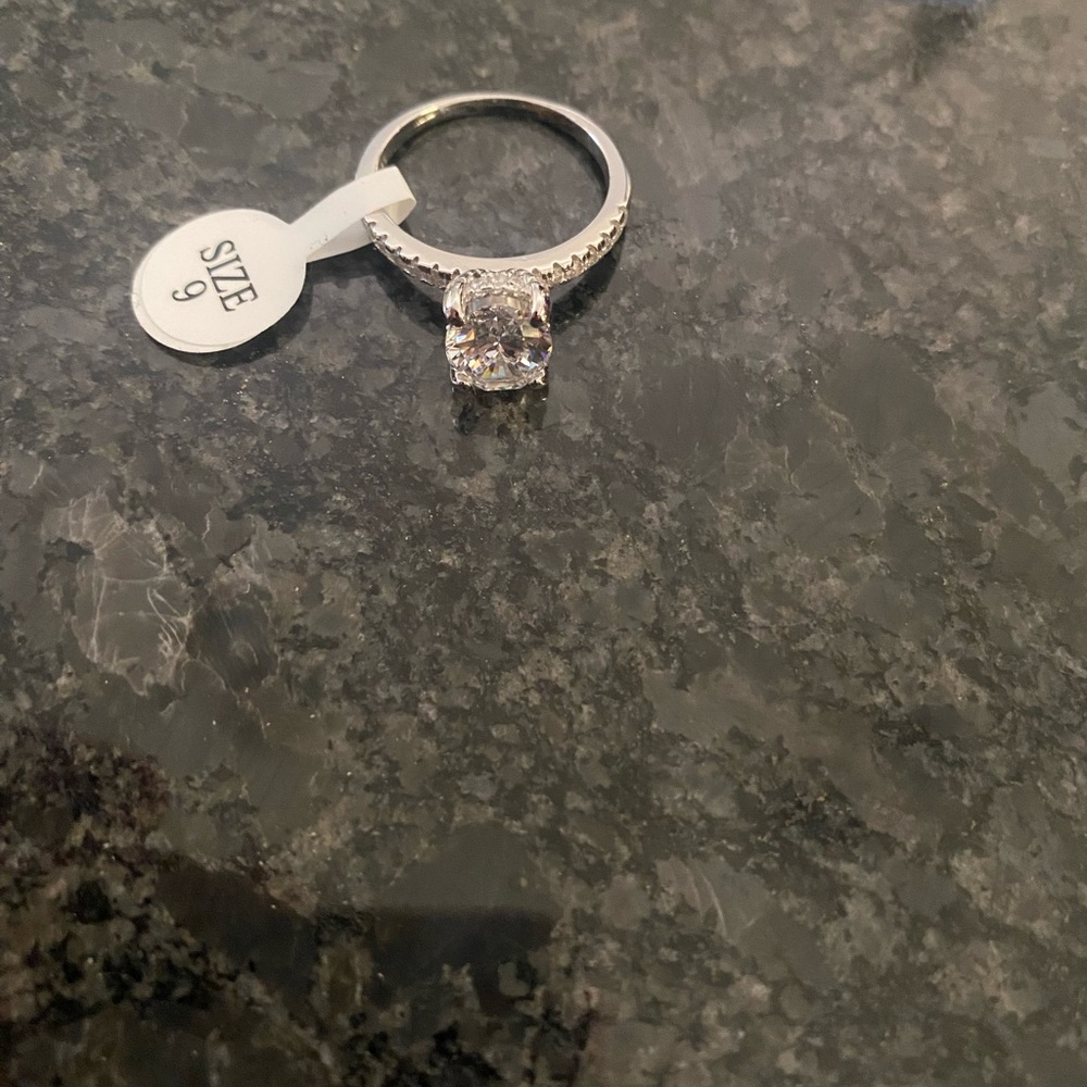 Elegant Silver Ring with Clear Stone